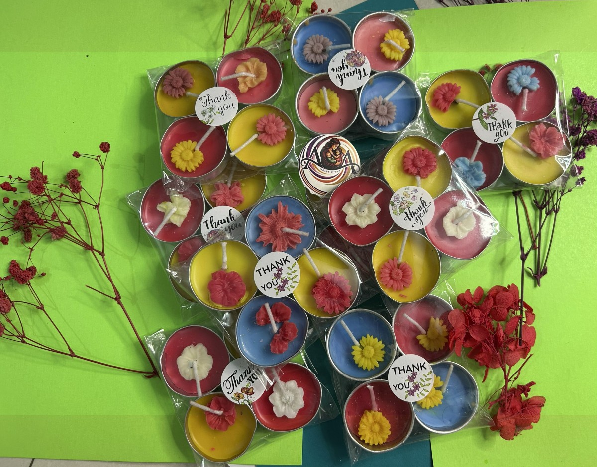 Another multicolour ten-piece tea light arrangement
