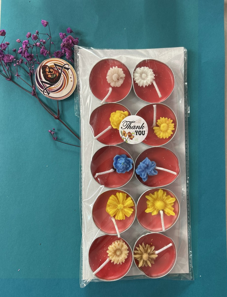 Second view of the red ten-piece tea light pack